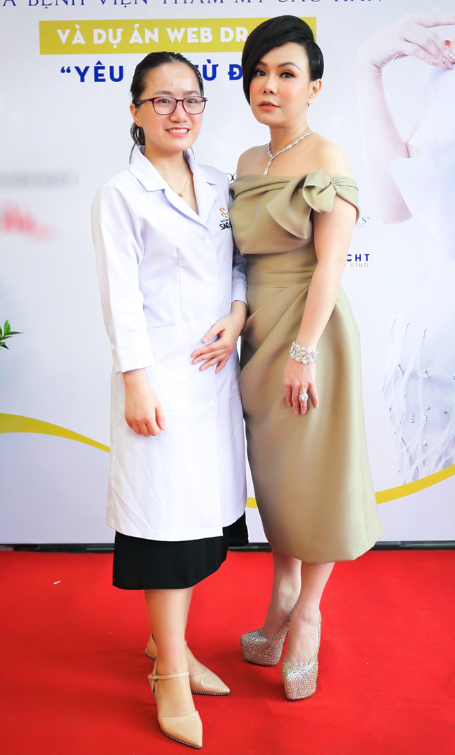 Việt Hương tự tin diện váy hở vai ở tuổi 44 - Ảnh 8.
