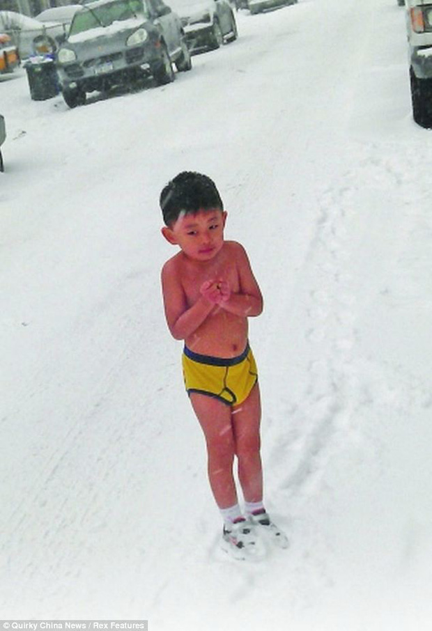Cậu bé bị bố bắt cởi trần giữa tuyết rơi ngày ấy - bây giờ: Lập 11 kỷ lục guinness nhưng bất ngờ nhất là điều sắp làm ở tuổi 12 - Ảnh 2.