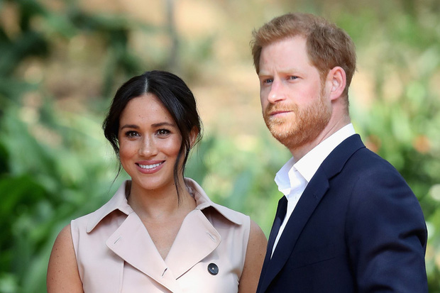 Rời hoàng gia, nhà Meghan Markle vẫn ngang nhiên sử dụng hình ảnh vương miện khiến dư luận phẫn nộ - Ảnh 4.