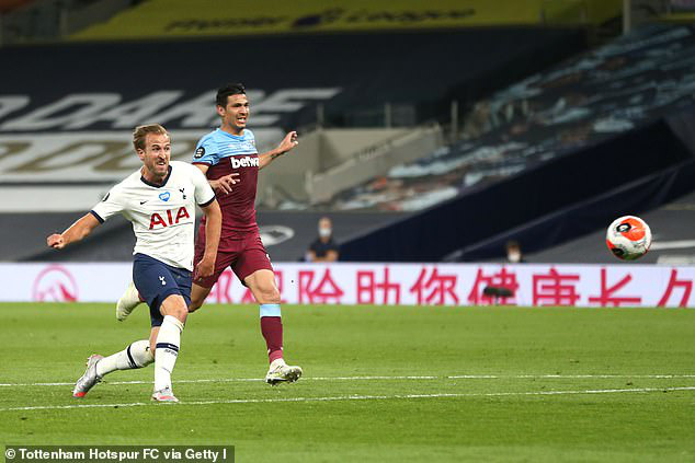 Tottenham đánh bại West Ham, HLV Mourinho hết lời khen ngợi 1 người - Ảnh 1.