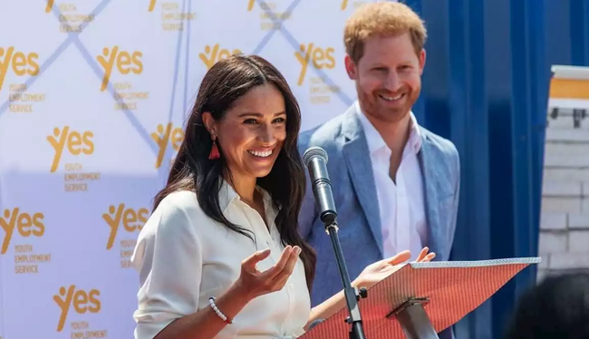 Nhà Meghan Markle đi theo con đường của vợ chồng ông Obama, chuẩn bị tái xuất với vai trò mới nhưng dư luận cầu xin hãy để Công nương Diana được yên - Ảnh 2.