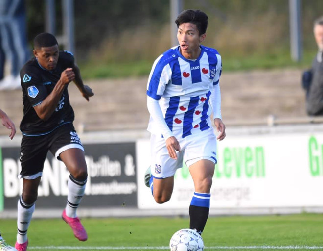 Báo Hà Lan: “Heerenveen muốn giữ Văn Hậu nhưng không đủ tiền trả lương - Ảnh 1.