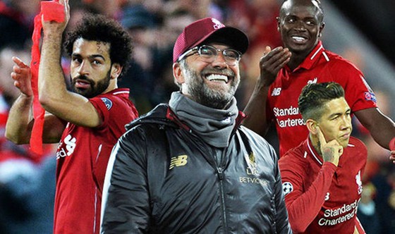 HLV Klopp ca ngợi đội hình “không thể tin nổi”. - Ảnh 1.