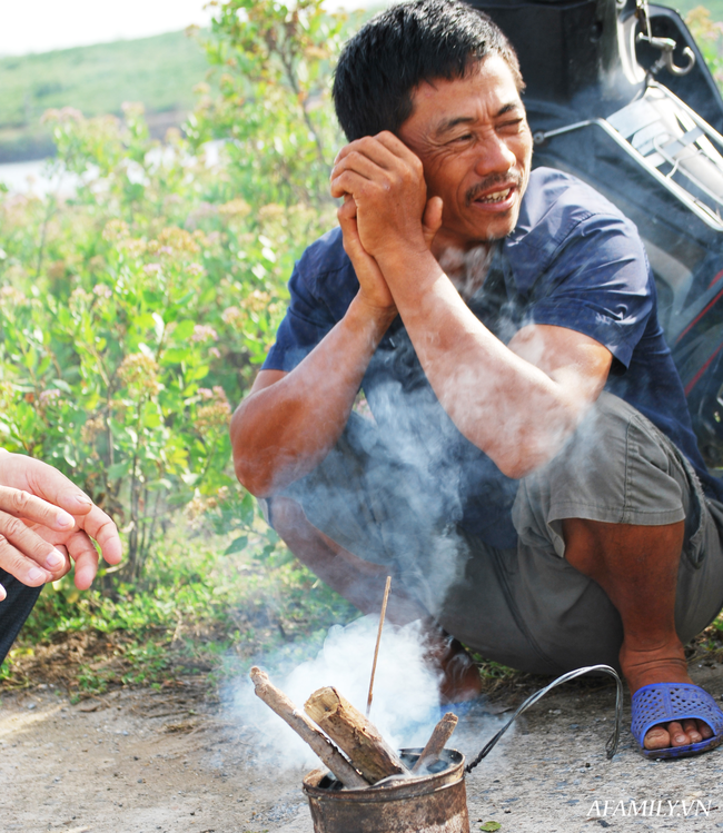 Tạm xa Hồ Tây một hôm, về Ninh Bình thăm bác nông dân thu nhập khủng nhờ nuôi ong lấy mật từ loài hoa ít ai ngờ tới - Ảnh 7.