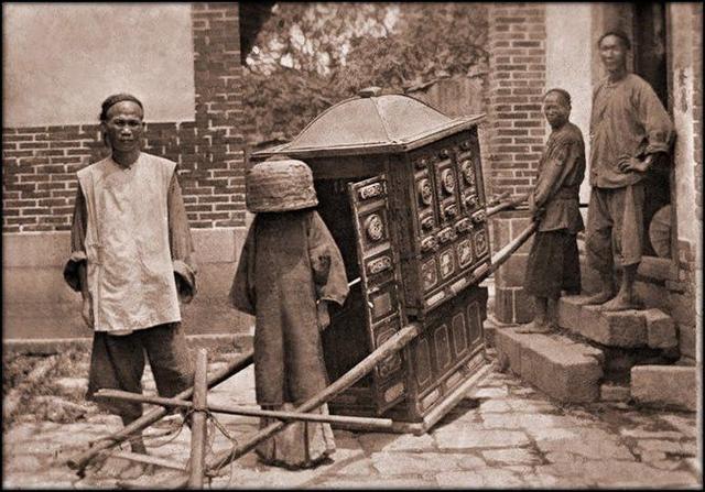 Loạt ảnh quý giá phản ánh chân thật cuộc sống người Trung Quốc trong giai đoạn biến động từ cuối thời nhà Thanh đến thời Dân Quốc - Ảnh 2.