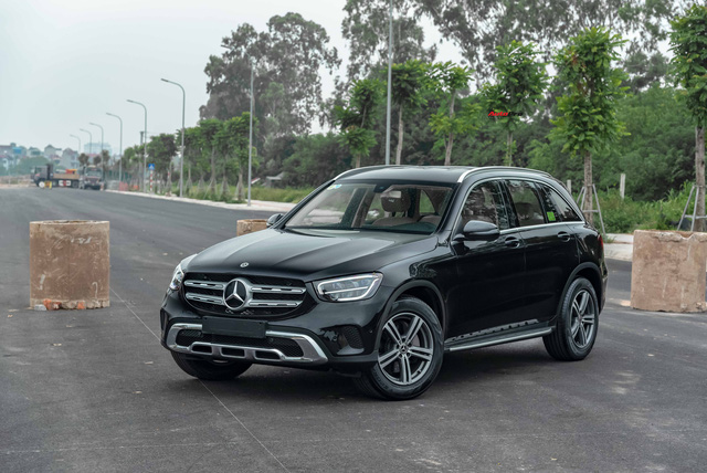 Mercedes-Benz GLC 2020 bản giá rẻ đầu tiên lên sàn xe cũ, rẻ hơn gần 200 triệu đồng so với mua mới - Ảnh 10.