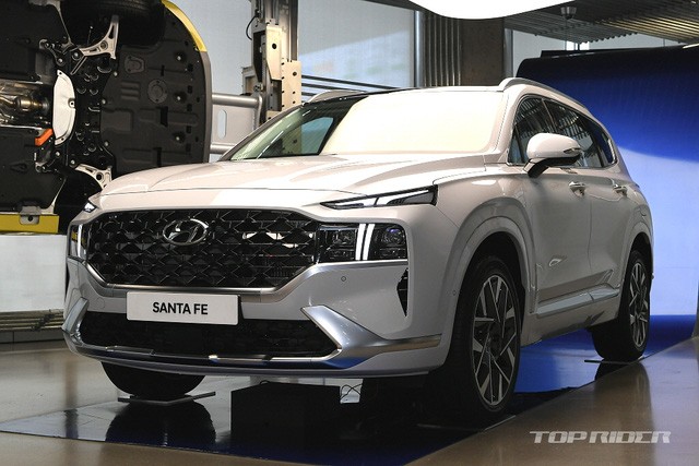 Hyundai Santa Fe 2021 chính thức ra mắt: Giá bán tăng nhẹ, nhiều phiên bản, bán ra trong tháng 7 - Ảnh 1.