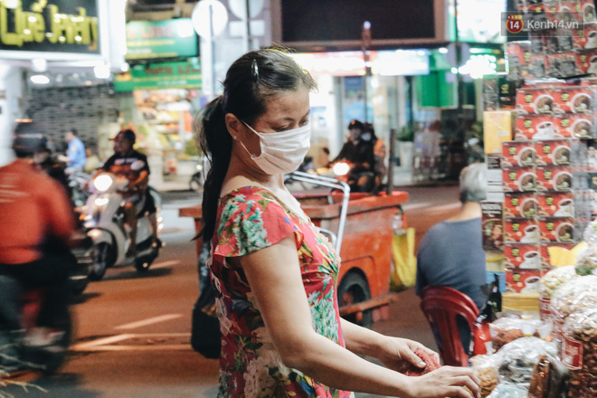 Có một chợ đêm Bến Thành buồn đến nao lòng: Khách Việt còn không có chứ nói chi khách nước ngoài - Ảnh 11.