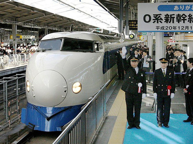 Cùng nhìn lại lịch sử hoạt động của tàu siêu tốc Shinkansen, niềm tự hào Nhật Bản với phiên bản mới nhất có thể chạy ngon ơ ngay cả khi động đất - Ảnh 18.