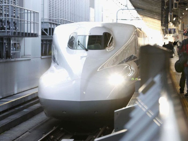 Cùng nhìn lại lịch sử hoạt động của tàu siêu tốc Shinkansen, niềm tự hào Nhật Bản với phiên bản mới nhất có thể chạy ngon ơ ngay cả khi động đất - Ảnh 4.