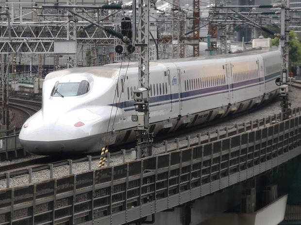 Cùng nhìn lại lịch sử hoạt động của tàu siêu tốc Shinkansen, niềm tự hào Nhật Bản với phiên bản mới nhất có thể chạy ngon ơ ngay cả khi động đất - Ảnh 7.