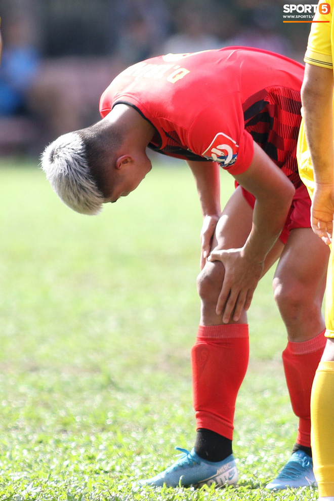 Sao trẻ U20 Việt Nam suýt khóc vì sợ bị gãy xương sau khi lãnh trọn cú đạp ở giải hạng Nhì 2020 - Ảnh 4.