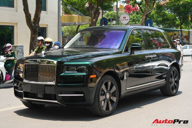 Rolls-Royce Cullinan của đại gia Hà Nội trở thành độc nhất Việt Nam nhờ hai chi tiết - Ảnh 3.