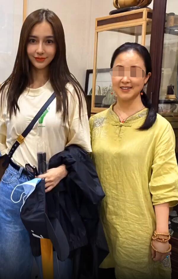 Lộ diện nhan sắc thật của Angelababy, thần thái thế nào mà thách thức cả camera thường? - Ảnh 1.