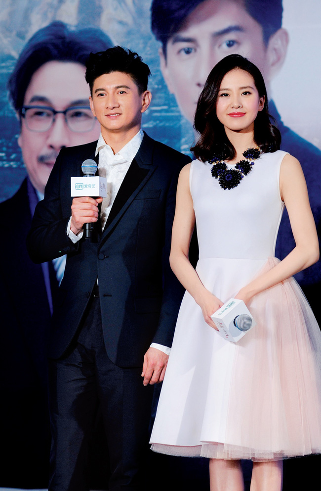 Các cặp đôi phim giả tình thật trong showbiz Hoa – Hàn: Người viên mãn hạnh phúc ai cũng ghen tị, kẻ nửa đường đứt gánh xem nhau như người dưng - Ảnh 2.