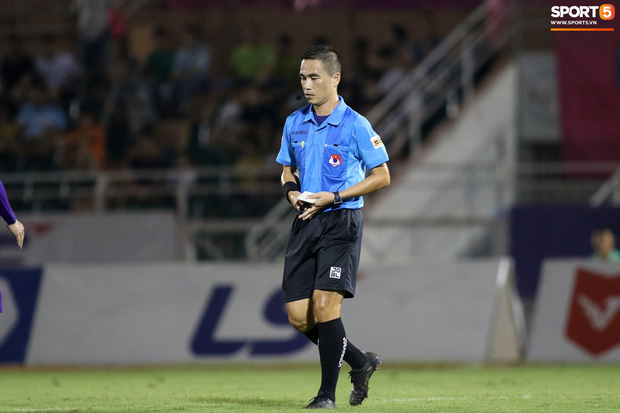 Ngoại binh nhập tịch phàn nàn trọng tài V.League: Đây không phải là bóng đá - Ảnh 3.