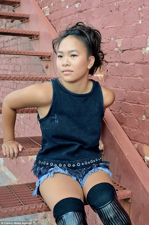 Sau 17 năm được nhận nuôi ở Mỹ, cuộc sống hiện tại của bé gái Việt mất 2 chân sau vụ nổ thương tâm khiến ai cũng phải ngạc nhiên - Ảnh 14.