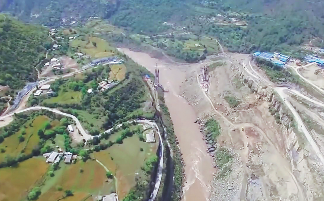 Trung Quốc giúp nước láng giềng xây "đập lớn nhất lịch sử, thay đổi vận mệnh quốc gia"