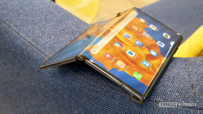 Hy vọng Samsung sẽ giảm giá smartphone màn hình gập của mình ư? Thôi đừng chiêm bao! - Ảnh 2.