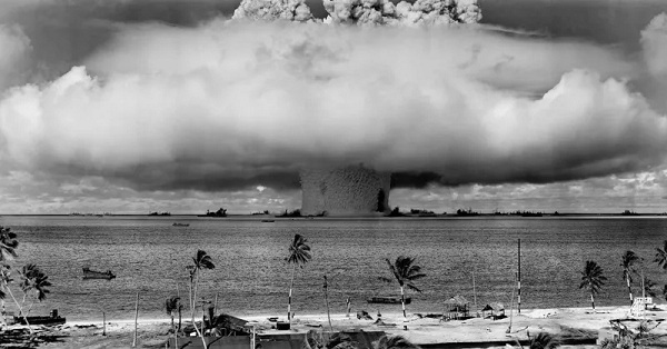 Những bãi thử nghiệm bom hạt nhân bí hiểm nhất thế giới - Ảnh 4.