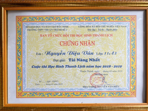 Nữ sinh Bắc Ninh sinh năm 2002 đón xe buýt lên Hà Nội luyện thi mỗi ngày, nhận được học bổng 5,7 tỷ - Ảnh 7.