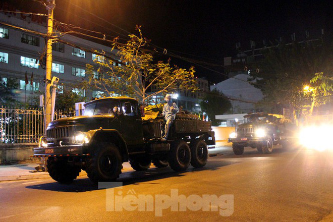 Thủ tướng yêu cầu cách ly xã hội thành phố Đà Nẵng; Quân đội phun khử trùng 2 bệnh viện bị phong tỏa ở Đà Nẵng - Ảnh 1.