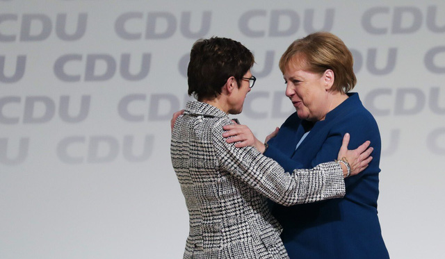 Mặc tương lai mơ hồ của đảng cầm quyền Đức, Thủ tướng Merkel trở lại huy hoàng trong vai trò nhà lãnh đạo khủng hoảng - Ảnh 3.