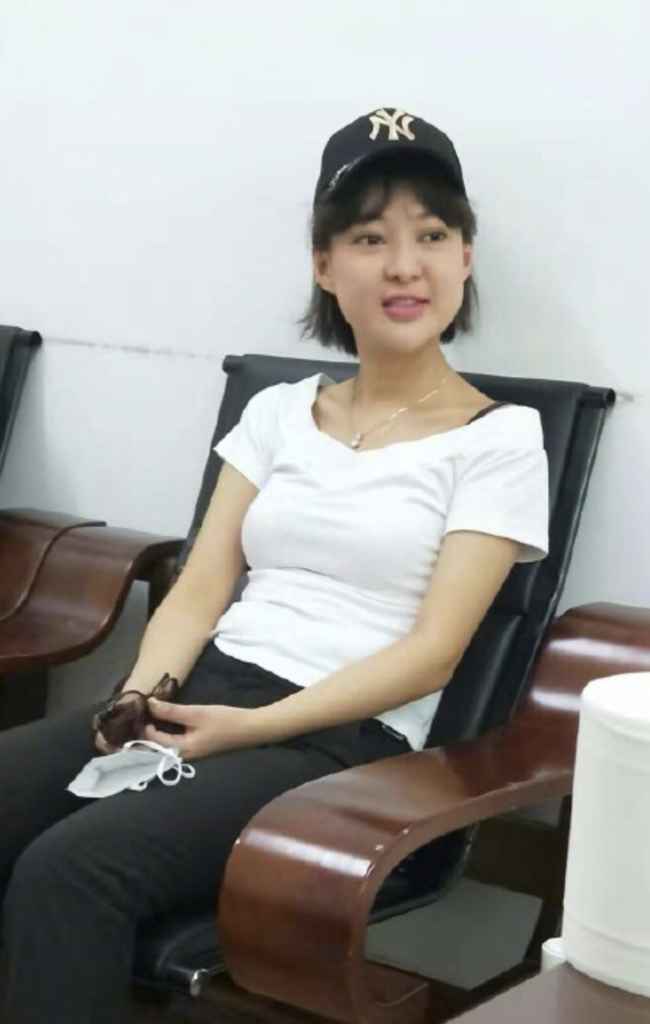 Cuộc sống sa lầy của hotgirl Trung Quốc từng là “sugar baby” để rồi lao vào con đường tù tội, sau 6 năm làm lại cuộc đời từ con số 0 - Ảnh 6.