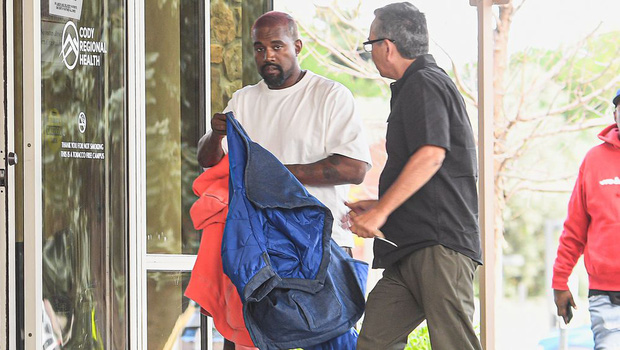 Kanye West nhập viện khẩn cấp sau khi đăng đàn xin lỗi bà xã Kim siêu vòng 3, chuyện gì đây? - Ảnh 1.