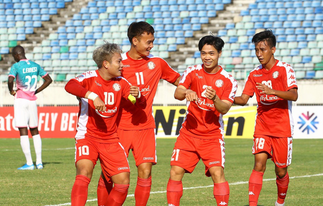 V.League lại tạm hoãn vì COVID - Ảnh 1.