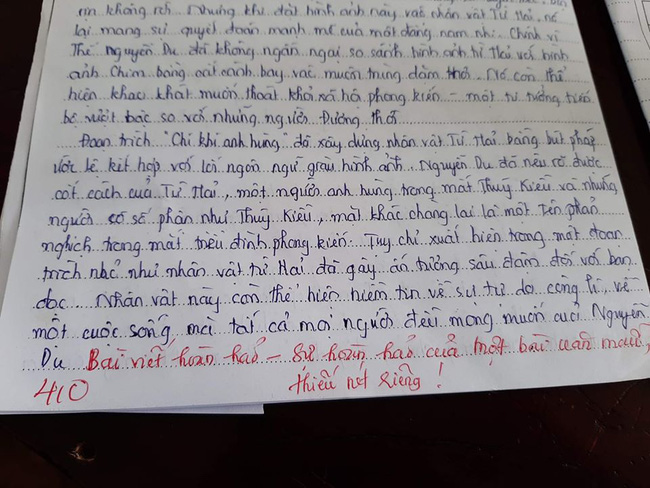 Đọc vế đầu lời phê của cô, nam sinh hí hửng chắc mẩm mình được điểm cao rồi, ai ngờ cô lại có pha bẻ lái cực gắt ở vế sau - Ảnh 1.