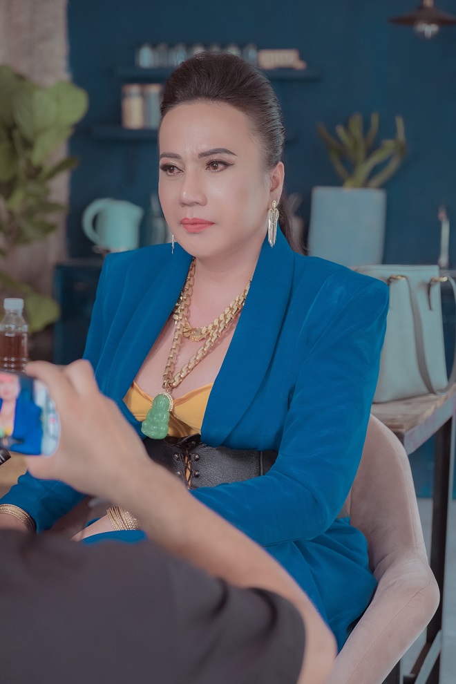 Sau tuyên bố muốn vào showbiz, hiện tượng cô Minh Hiếu lột xác khó tin - Ảnh 5.