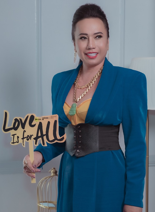 Sau tuyên bố muốn vào showbiz, hiện tượng cô Minh Hiếu lột xác khó tin - Ảnh 1.