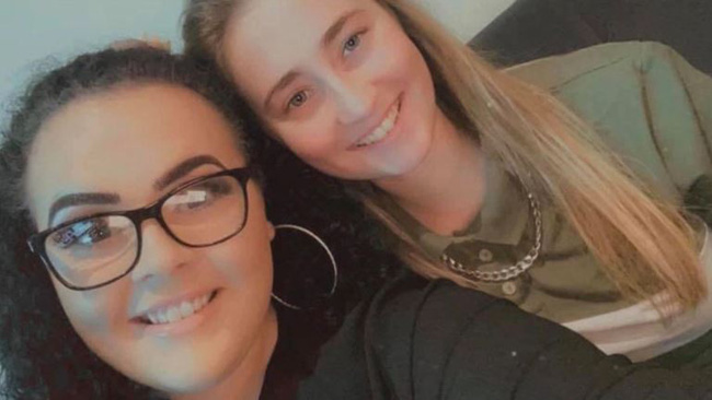 Nhầm lẫn bao bì, cô gái khiến hôn thê ăn dầu xả thay vì dầu olive suốt 1 tuần - Ảnh 1. Nhầm lẫn bao bì, cô gái khiến hôn thê ăn dầu xả thay vì dầu olive suốt 1 tuần - Ảnh 1.