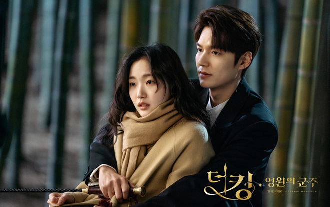 Chủ đề hot nhất hôm nay Lee Min Ho chắc chắn đang hẹn hò Kim Go Eun: Lộ bằng chứng cùng mừng sinh nhật, qua lại quá rõ! - Ảnh 23.