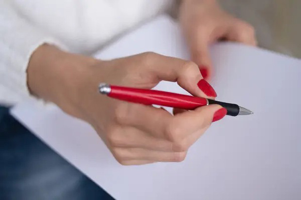 Những tập tục của các nước trên thế giới mà đôi khi bạn vẫn chưa hay biết: Hội ế nhớ dè chừng Đan Mạch, chọn màu bút cẩn thận khi đến Hàn - Ảnh 4. Những tập tục của các nước trên thế giới mà đôi khi bạn vẫn chưa hay biết: Hội ế nhớ dè chừng Đan Mạch, chọn màu bút cẩn thận khi đến Hàn - Ảnh 4.