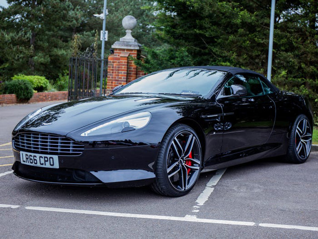 Kanye West – rapper vừa tuyên bố tranh cử tổng thống Mỹ giàu có như thế nào? - Ảnh 8. Kanye West – rapper vừa tuyên bố tranh cử tổng thống Mỹ giàu có như thế nào? - Ảnh 8.