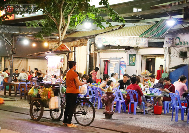 2 khu phố ẩm thực nổi tiếng ở Sài Gòn: Chỗ vắng vẻ đìu hiu, nơi tấp nập khách nhưng bán dưới 25 triệu một đêm vẫn lỗ - Ảnh 20.