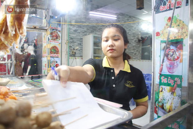 2 khu phố ẩm thực nổi tiếng ở Sài Gòn: Chỗ vắng vẻ đìu hiu, nơi tấp nập khách nhưng bán dưới 25 triệu một đêm vẫn lỗ - Ảnh 9.