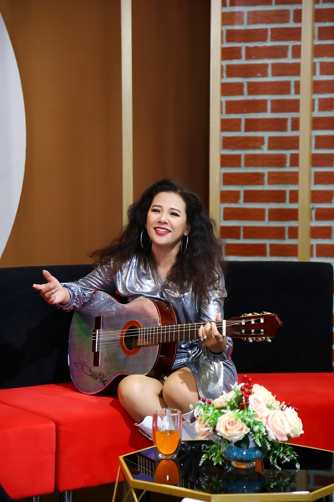 Nữ hoàng nhạc Pháp Thanh Hoa: Tôi yêu đến chết nên luôn đòi hỏi bạn đời chung thủy - Ảnh 4. Nữ hoàng nhạc Pháp Thanh Hoa: Tôi yêu đến chết nên luôn đòi hỏi bạn đời chung thủy - Ảnh 4.