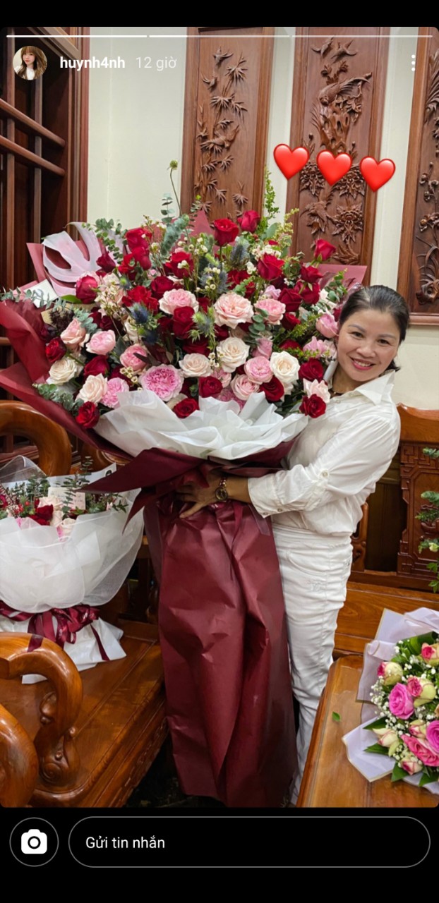 Bạn gái cầu thủ Quang Hải tặng món quà “khủng” đúng ý mẹ chồng tương lai nhân ngày sinh nhật, dân mạng khen nức nở vì còn trẻ mà rất tâm lý - Ảnh 2.