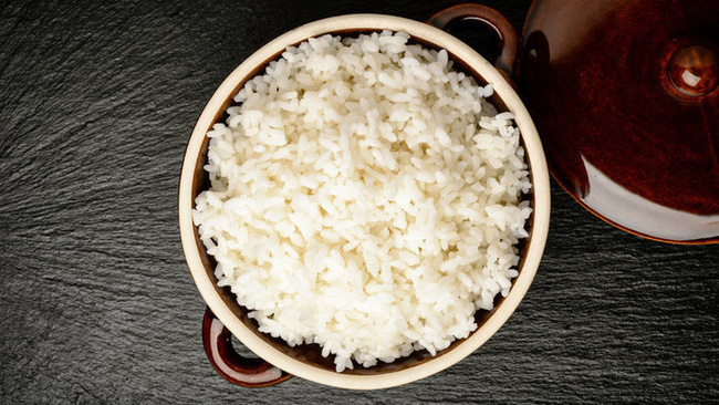 Nấu cơm bỗng dưng trở thành trào lưu hot trên mạng xã hội nhưng cách người phương Tây xử lý gạo và nước lại luôn khiến dân châu Á sửng sốt - Ảnh 9.