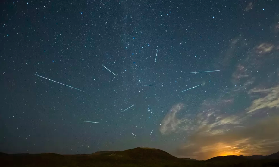 Hình ảnh mưa sao băng Perseids 2020 đẹp nhất đêm qua