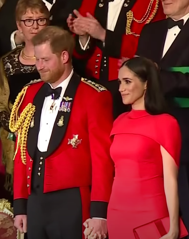 Harry và Meghan Markle rưng rưng nước mắt thực hiện chuỗi nhiệm vụ Hoàng gia cuối cùng trước khi nói lời tạm biệt gia tộc - Ảnh 4.