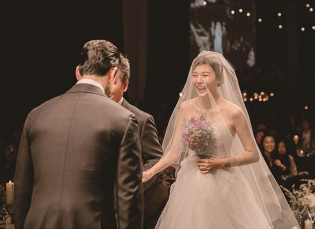 Truyền thông Hàn bình chọn cô dâu đẹp nhất: Jun Ji Hyun, Kim Tae Hee đều có mặt nhưng chua chát nhất là Song Hye Kyo ở vị trí đầu tiên - Ảnh 13.