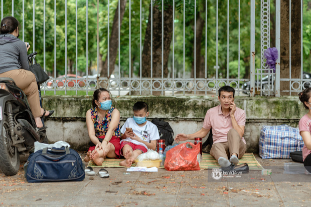 Nam sinh hốt hoảng vì quên máy tính trước giờ thi và hành động cứu nguy ấm lòng của phụ huynh được dân mạng thả tim rần rần - Ảnh 4.