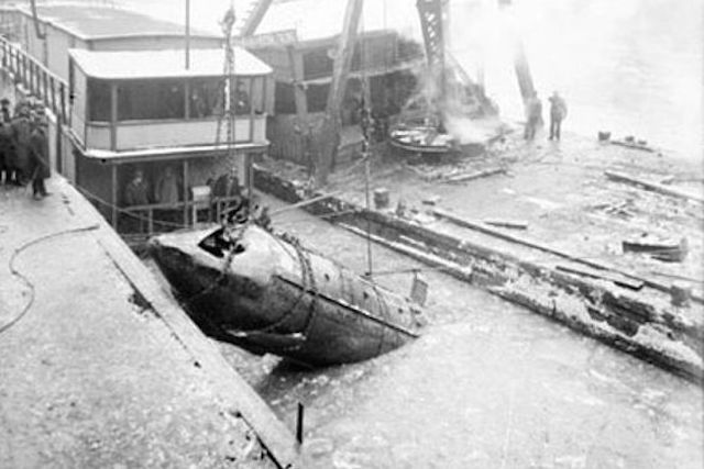 Top 10 tàu ngầm thất bại thảm hại nhất lịch sử - Ảnh 3.