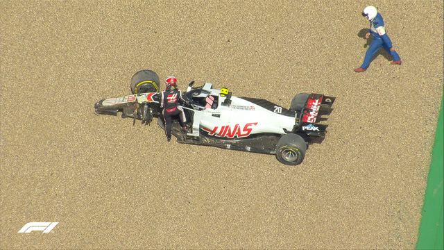 Đua xe F1: Nổ lốp ở vòng đua cuối, Lewis Hamilton vẫn về nhất tại Silverstone - Ảnh 3.