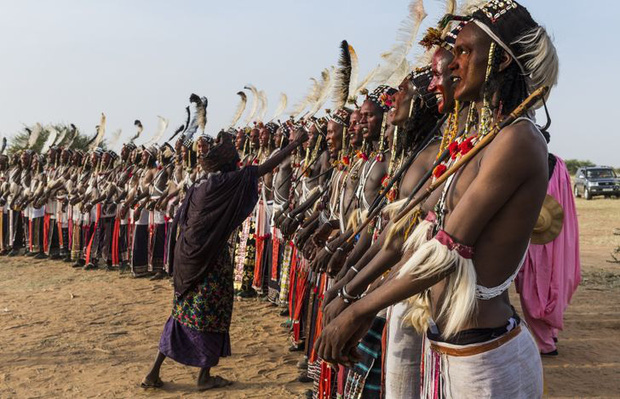 Fulani - bộ lạc Châu Phi tôn thờ cái đẹp và tự coi mình là những người đẹp nhất quả đất - Ảnh 3.