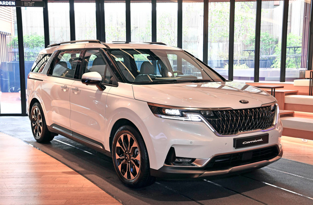 Chi tiết Kia Sedona 2021 ngoài đời thực: Đẹp như xe sang, dân Hàn đổ xô đặt mua, chờ THACO lắp ráp tại Việt Nam - Ảnh 1.